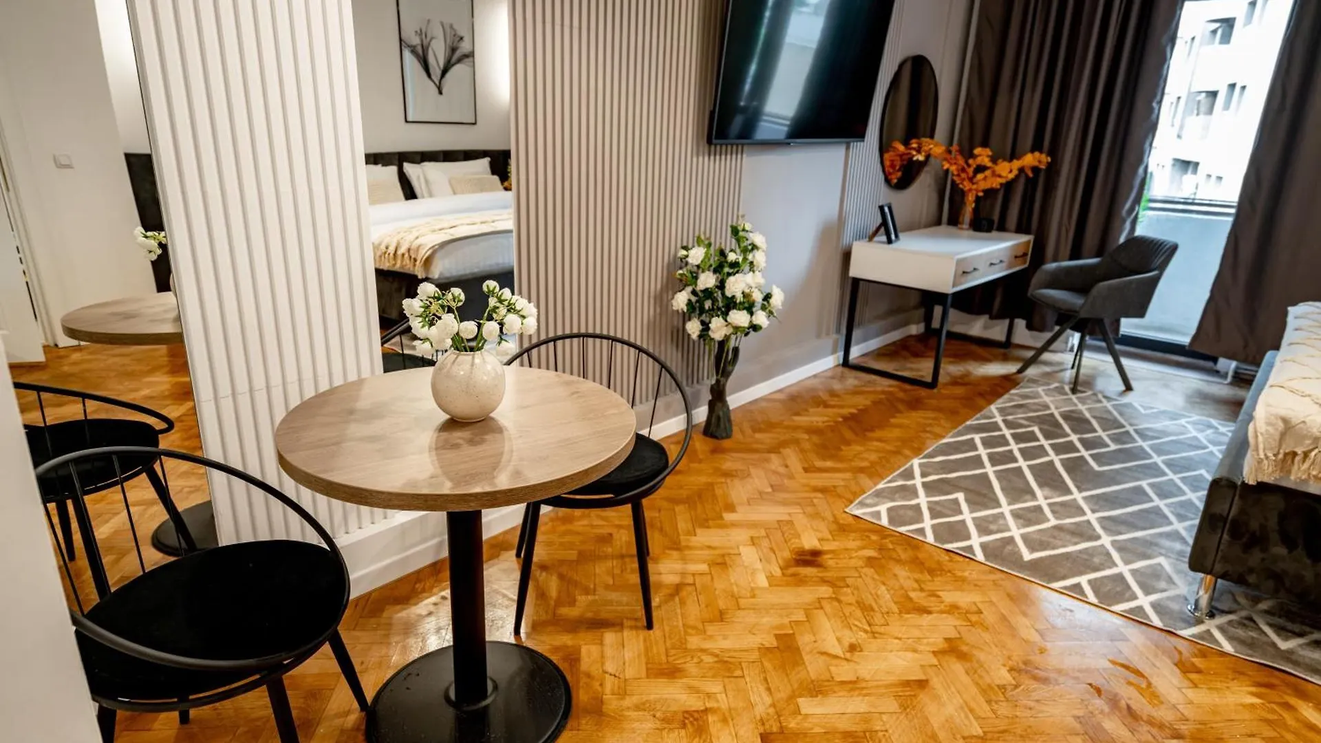 Apartment Central Square Haven 2B - City View, Near Old Town Bucharest